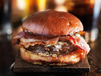 bacon cheeseburgers, gourmet cheeseburgers