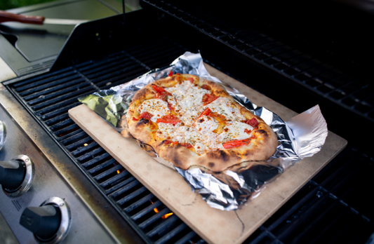 grilled pizza, grilling pizza