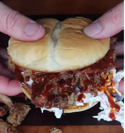 Pulled pork sandwich, pulled pork, smoked pork